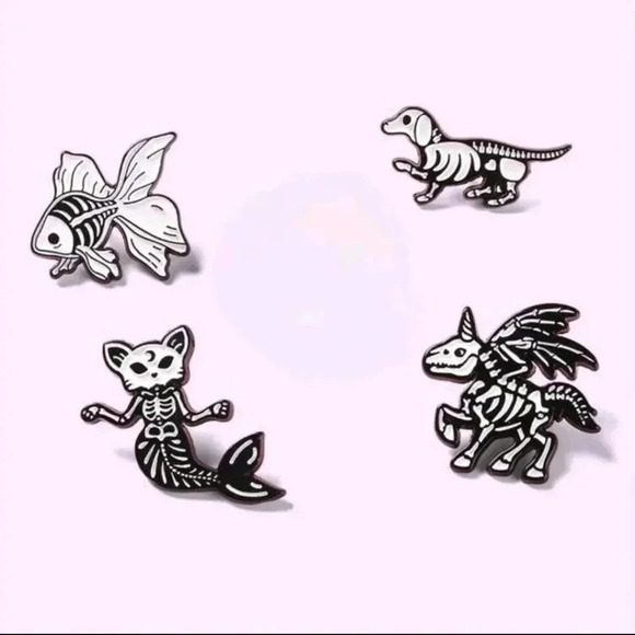 4 piece set black skull Gothic Style fish dog enamel pin brooch charm purse bag - Picture 3 of 8